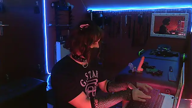 Snapshot of Ginny-the-bdsm-nympho chatting on 10/19/25, 04:51 Ginny-the-bdsm-nympho online show from 10/19/25, 04:51