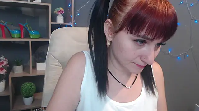 Snapshot of NinaFlawlees chatting on 11/13/25, 01:10 NinaFlawlees online show from 11/13/25, 01:10