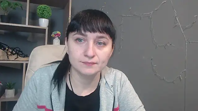 Snapshot of NinaFlawlees chatting on 12/01/25, 12:54 NinaFlawlees online show from 12/01/25, 12:54