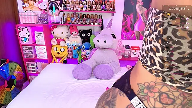 Snapshot of tattooBabyxxx chatting on 04/12/26, 06:18 tattooBabyxxx online show from 04/12/26, 06:18