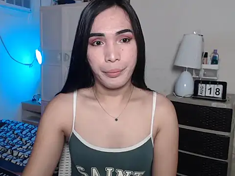 Snapshot of Msyensmith chatting on 09/18/25, 03:30 Msyensmith online show from 09/18/25, 03:30