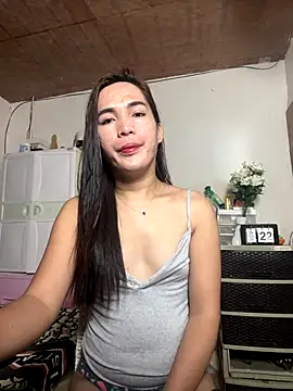 Snapshot of Msyensmith chatting on 11/23/25, 12:43 Msyensmith online show from 11/23/25, 12:43