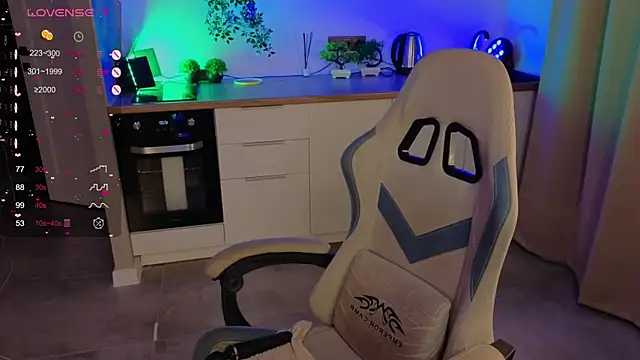 Snapshot of zelda_1 chatting on 10/07/25, 03:42 zelda 1 online show from 10/07/25, 03:42