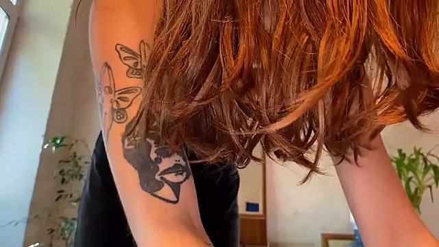 elfess online show from 09/29/25, 09:14