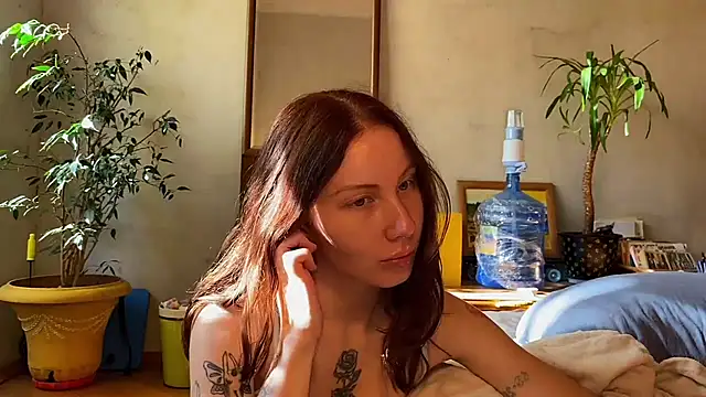 elfess online show from 10/08/25, 10:02