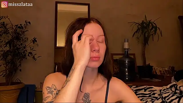 elfess online show from 11/17/25, 05:35