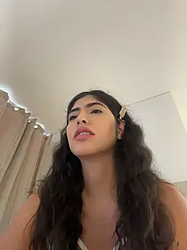 Gaby zahir  online show from 10/27/25, 11:25