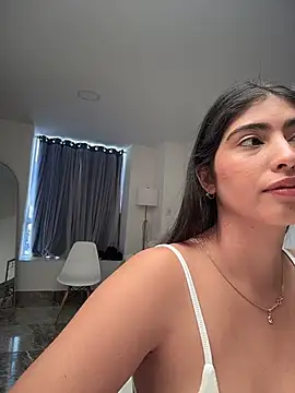 Gaby zahir  online show from 12/02/25, 02:01