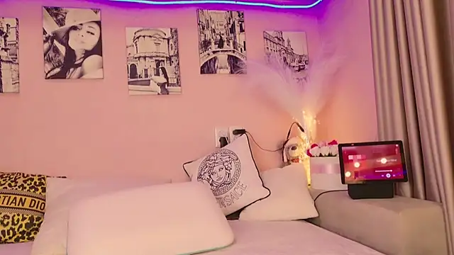 Snapshot of NaomiBlack35 chatting on 11/13/25, 07:35 NaomiBlack35 online show from 11/13/25, 07:35