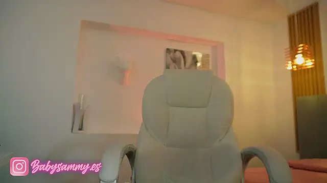 Snapshot of baby_sammyy chatting on 12/23/24, 10:01 baby sammyy online show from 12/23/24, 10:01