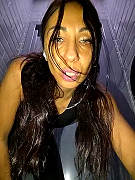 LeticiaWoods online show from 10/22/25, 08:36