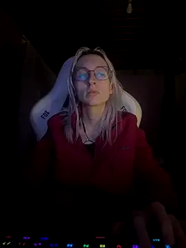 Snapshot of bunnydark00 chatting on 09/25/25, 12:25 bunnydark00 online show from 09/25/25, 12:25