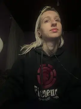 Snapshot of bunnydark00 chatting on 10/01/25, 01:11 bunnydark00 online show from 10/01/25, 01:11