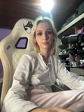 bunnydark00 online show from 06/06/26, 05:01