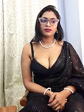 Queen Dolly online show from 10/11/25, 06:06