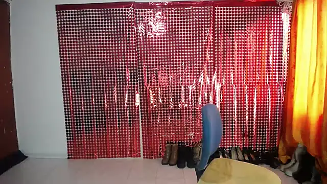 Snapshot of Sweett_Anya chatting on 10/15/25, 07:47 Sweett Anya online show from 10/15/25, 07:47