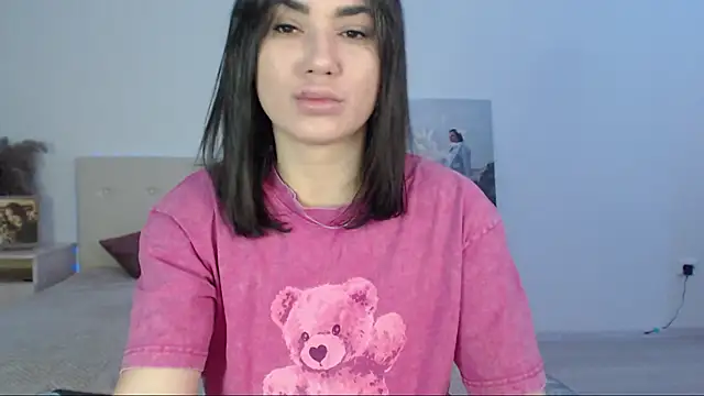 Snapshot of RoxannePure chatting on 01/19/25, 02:04 RoxannePure online show from 01/19/25, 02:04