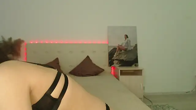 Snapshot of RoxannePure chatting on 02/15/26, 07:51 RoxannePure online show from 02/15/26, 07:51