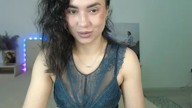 Snapshot of RoxannePure chatting on 05/28/26, 04:21 RoxannePure online show from 05/28/26, 04:21