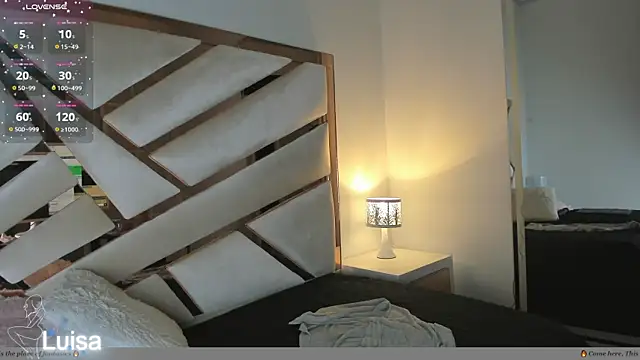 Snapshot of Naughty__Mom chatting on 12/18/24, 04:06 Naughty Mom online show from 12/18/24, 04:06