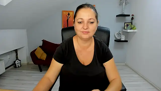 LollaGirl online show from 09/24/25, 03:21