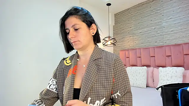 SarahDeyvis online show from 01/16/25, 01:47