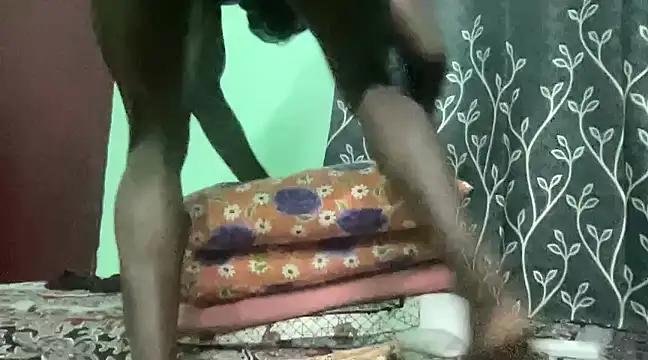 Indian-Drag-Queen online show from 01/24/25, 01:14