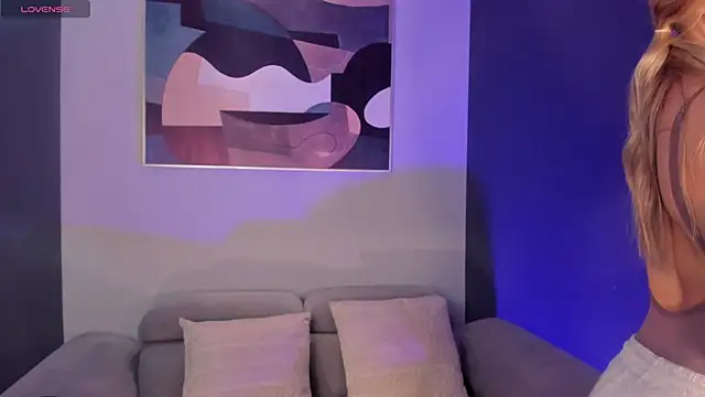 Snapshot of EveBensonX chatting on 11/02/25, 05:59 EveBensonX online show from 11/02/25, 05:59