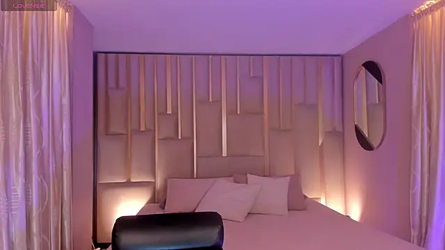 Snapshot of EveBensonX chatting on 11/09/25, 09:24 EveBensonX online show from 11/09/25, 09:24