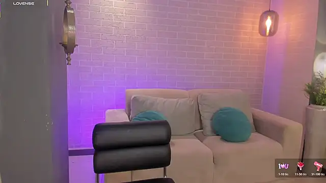 Snapshot of EveBensonX chatting on 11/15/25, 08:16 EveBensonX online show from 11/15/25, 08:16