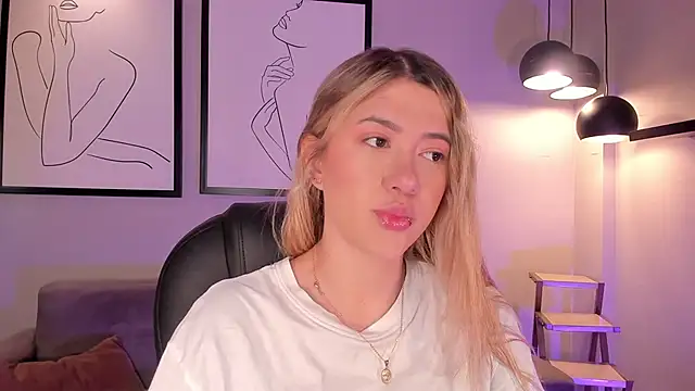 Snapshot of EveBensonX chatting on 11/27/25, 12:51 EveBensonX online show from 11/27/25, 12:51