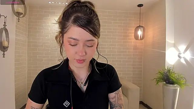 EveBensonX online show from 06/07/26, 11:30
