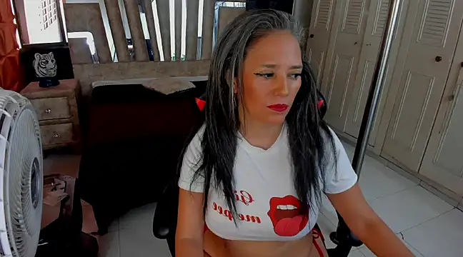 cute sassy online show from 12/29/24, 03:24