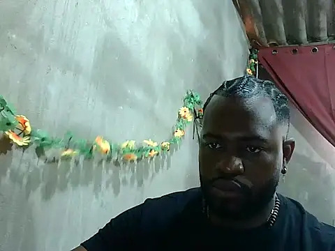 Snapshot of 2ocmaxi chatting on 10/25/25, 07:19 2ocmaxi online show from 10/25/25, 07:19