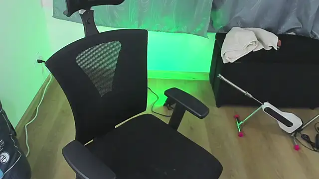 Snapshot of NanaRott chatting on 03/18/25, 03:31 NanaRott online show from 03/18/25, 03:31