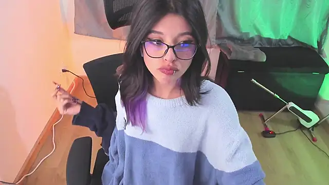 Snapshot of NanaRott chatting on 03/22/25, 02:37 NanaRott online show from 03/22/25, 02:37