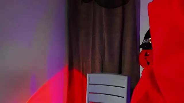 Snapshot of NanaRott chatting on 10/23/25, 10:41 NanaRott online show from 10/23/25, 10:41