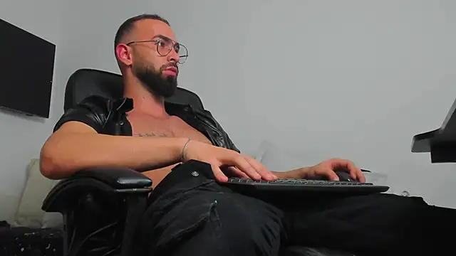 MichaelMasterss online show from 12/21/24, 11:56