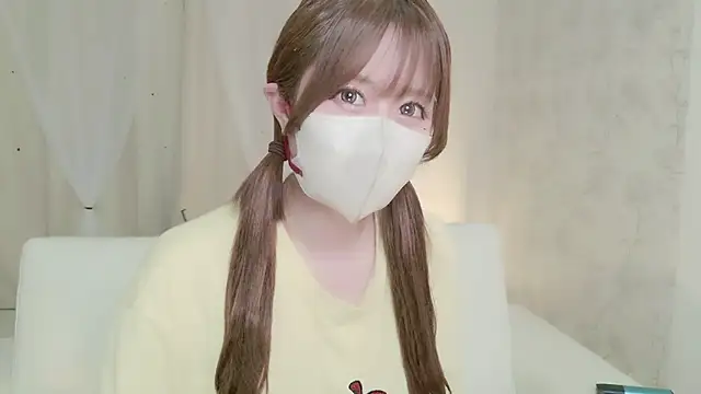 Snapshot of Yuu__k chatting on 09/22/25, 03:47 Yuu k online show from 09/22/25, 03:47