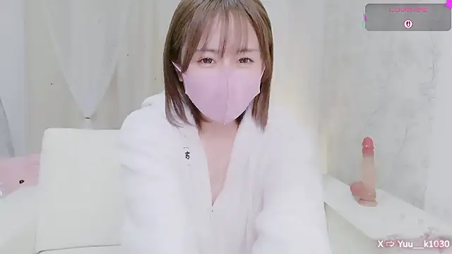 Snapshot of Yuu__k chatting on 10/27/25, 03:05 Yuu k online show from 10/27/25, 03:05