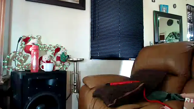 Snapshot of Gucci_Bx chatting on 02/11/25, 08:26 Gucci Bx online show from 02/11/25, 08:26