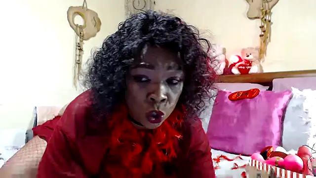 Snapshot of Gucci_Bx chatting on 02/13/25, 07:10 Gucci Bx online show from 02/13/25, 07:10