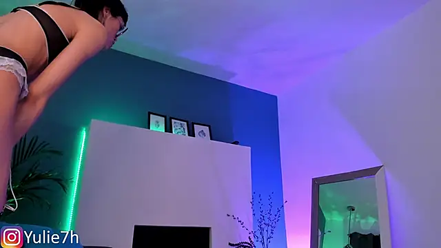  Jessy Moon  online show from 09/17/25, 08:10