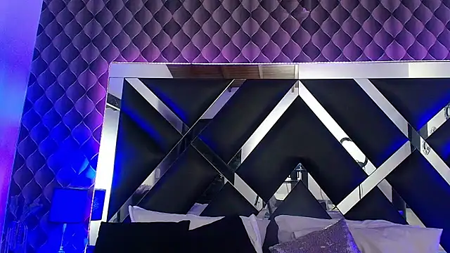 victoriaa lee  online show from 11/08/25, 08:40