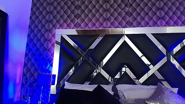 victoriaa lee  online show from 11/24/25, 07:13