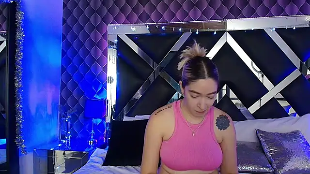victoriaa lee  online show from 05/28/26, 06:38