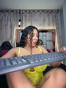 Snapshot of serena_willow chatting on 05/06/26, 11:15 serena willow online show from 05/06/26, 11:15