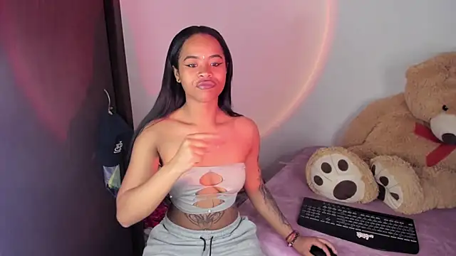 Mia damm online show from 09/12/25, 04:34