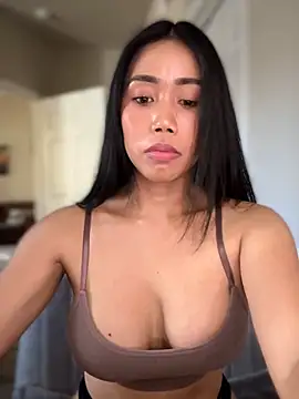 Snapshot of JazzieXo chatting on 11/14/25, 09:13 JazzieXo online show from 11/14/25, 09:13