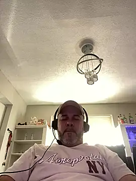 Snapshot of Cristian-Brayan chatting on 04/08/26, 02:50 Cristian-Brayan online show from 04/08/26, 02:50